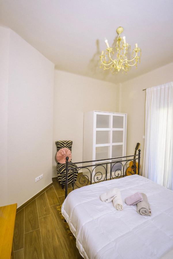 Gorgeous Apartment In The City Center Tesalonika Bagian luar foto